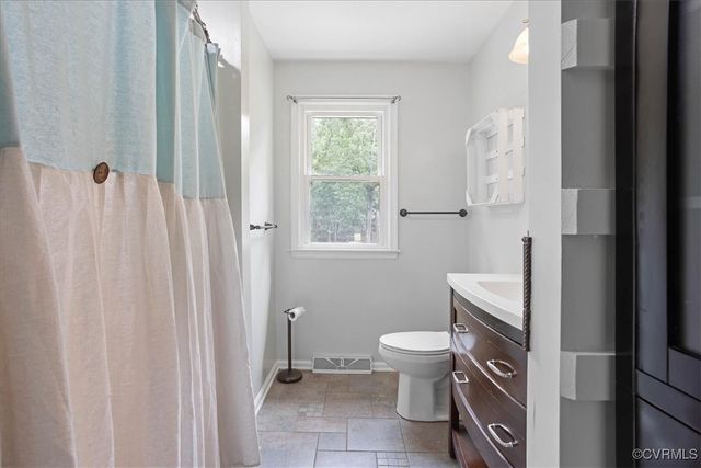 121 Hollyberry Ln, Prince George, VA 23875