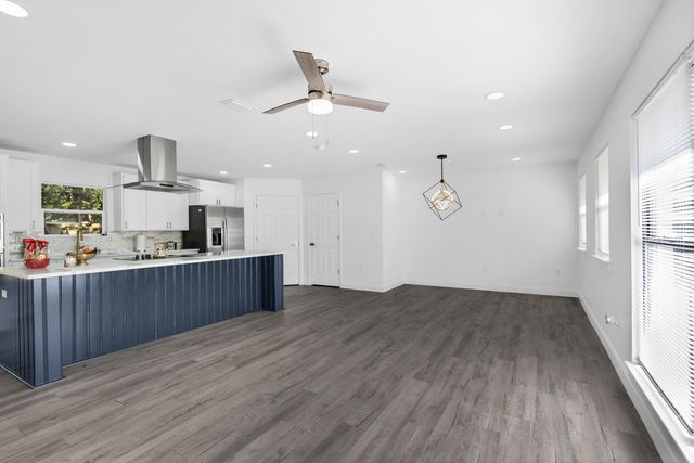 335 NW Hollywood Boulevard, Fort Walton Beach, FL 32548