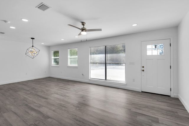 335 NW Hollywood Boulevard, Fort Walton Beach, FL 32548
