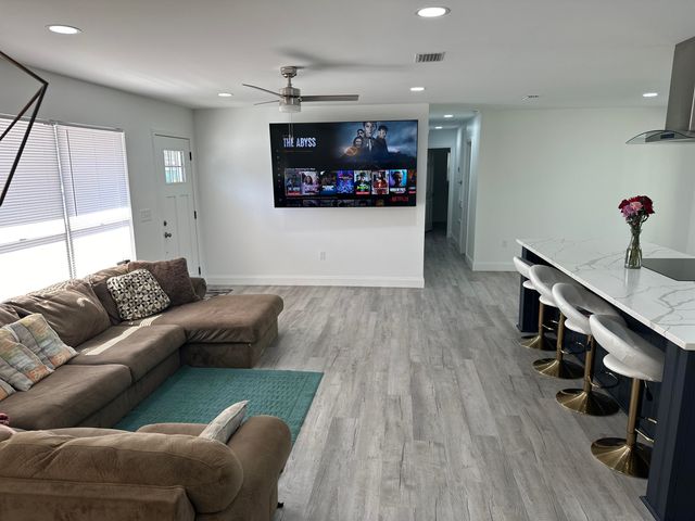 335 NW Hollywood Boulevard, Fort Walton Beach, FL 32548