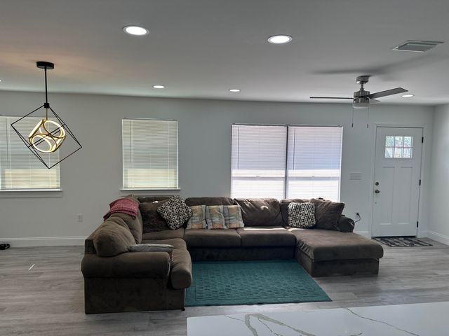 335 NW Hollywood Boulevard, Fort Walton Beach, FL 32548