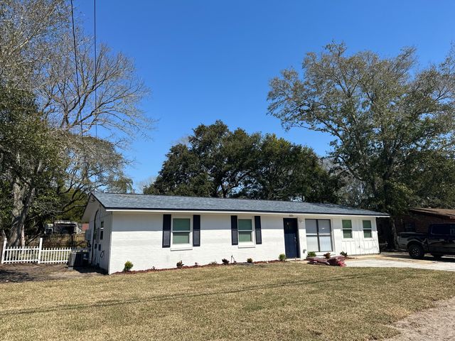 335 NW Hollywood Boulevard, Fort Walton Beach, FL 32548