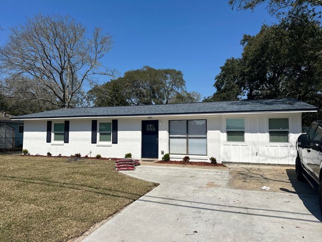 335 NW Hollywood Boulevard, Fort Walton Beach, FL 32548