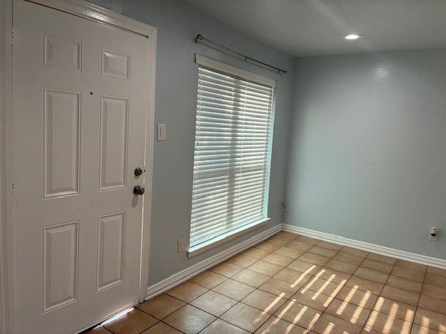 425 S Oak Street 101, Arlington, TX 76010