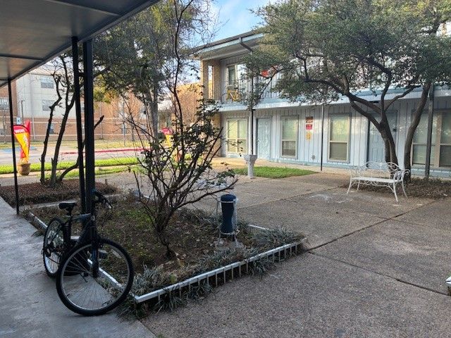 425 S Oak Street 101, Arlington, TX 76010