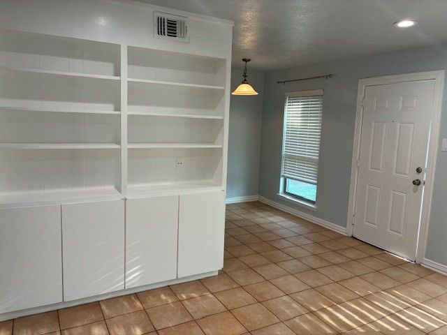 425 S Oak Street 101, Arlington, TX 76010