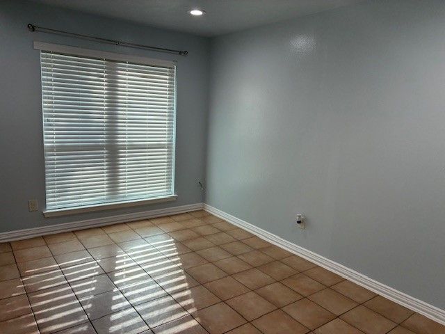 425 S Oak Street 101, Arlington, TX 76010