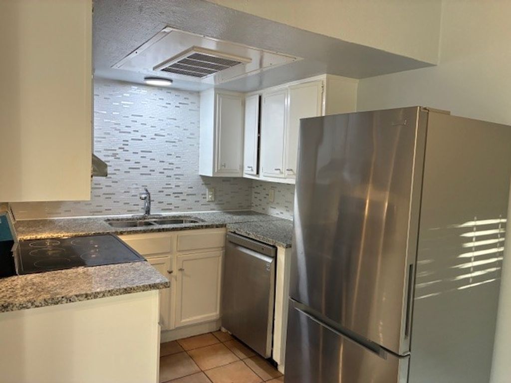 425 S Oak Street 101, Arlington, TX 76010