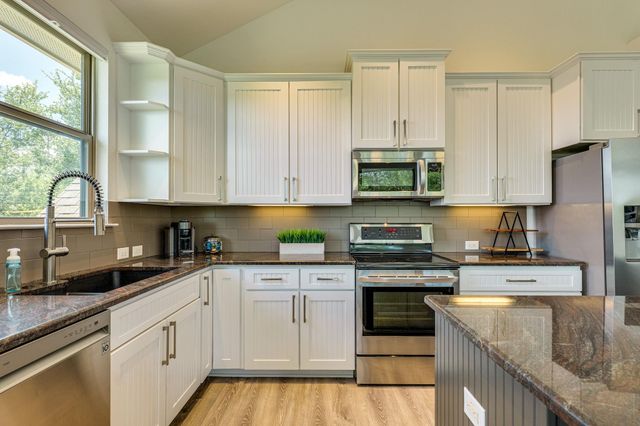 433 Venture BLVD S, Point Venture, TX 78645