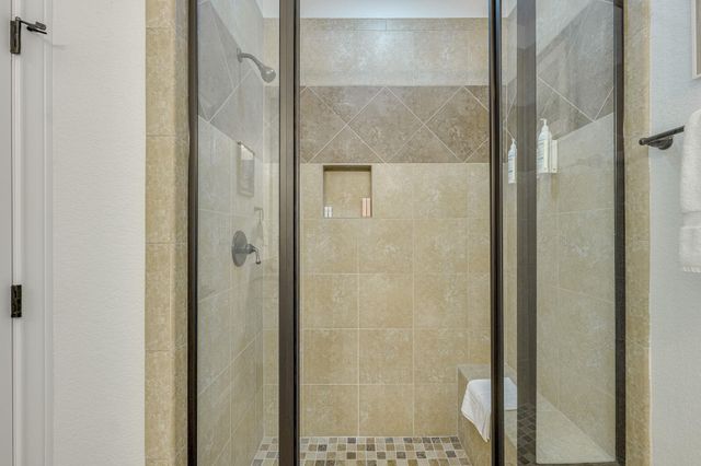 433 Venture BLVD S, Point Venture, TX 78645