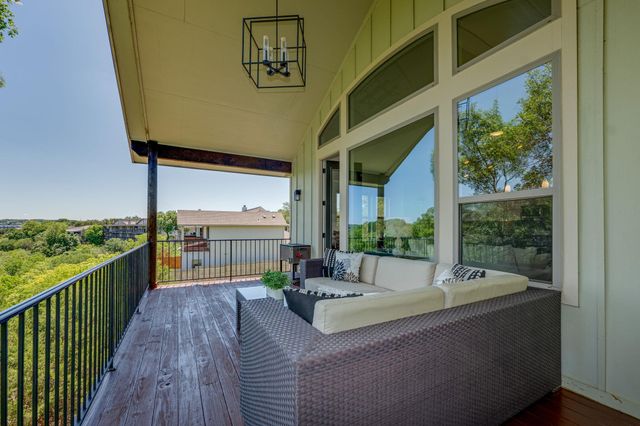 433 Venture BLVD S, Point Venture, TX 78645