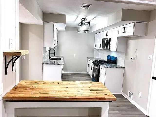 7218 Stonegate Drive, Houston, TX 77040