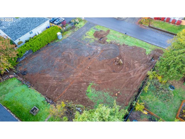 19481 S Lazy Creek Ln, Oregon City, OR 97045