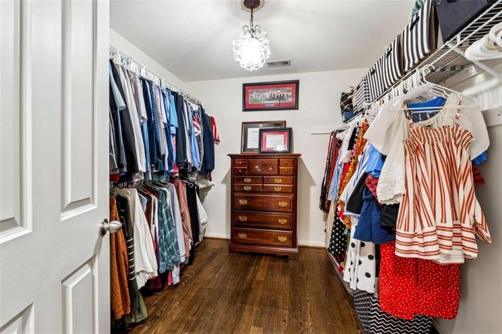 Image 17 of property listing at 10296 Quadrant Court, Alpharetta, GA 30022