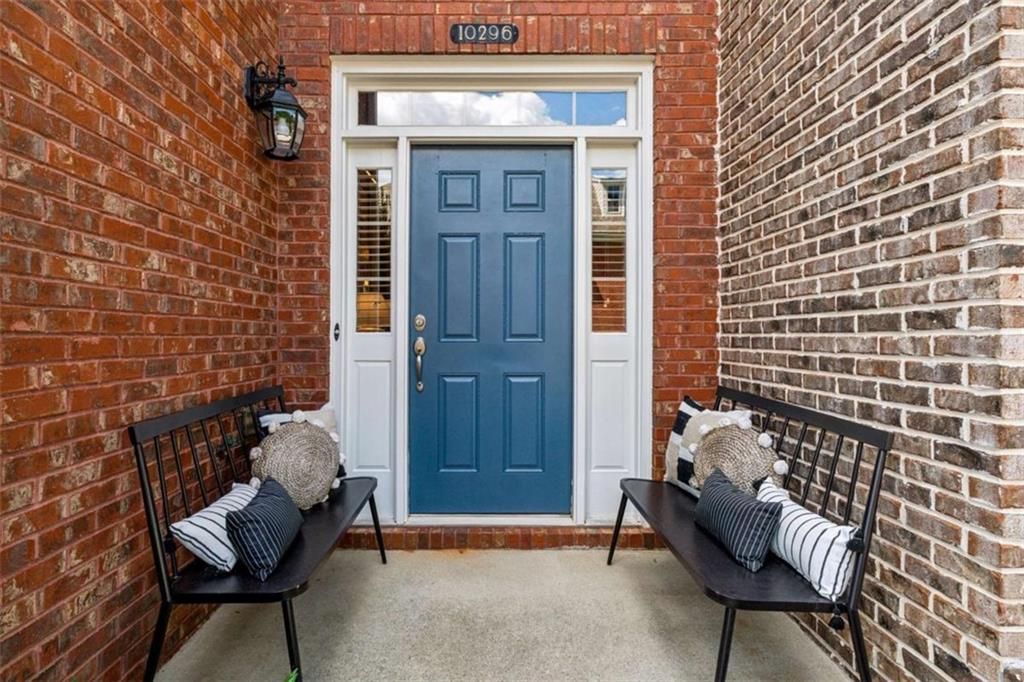 Image 4 of property listing at 10296 Quadrant Court, Alpharetta, GA 30022