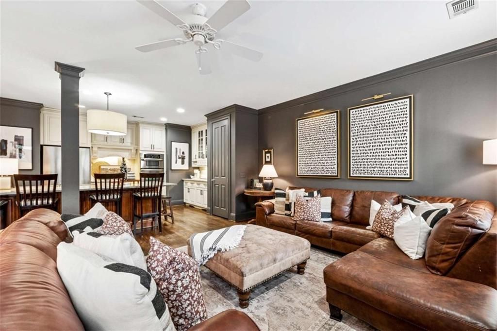 Image 7 of property listing at 10296 Quadrant Court, Alpharetta, GA 30022