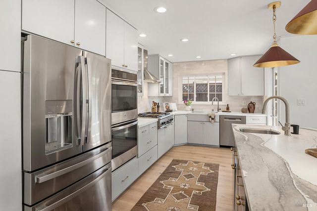 114 Golden Hind Psge, Corte Madera, CA 94925