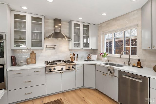 114 Golden Hind Psge, Corte Madera, CA 94925