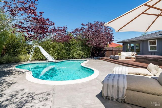 114 Golden Hind Psge, Corte Madera, CA 94925