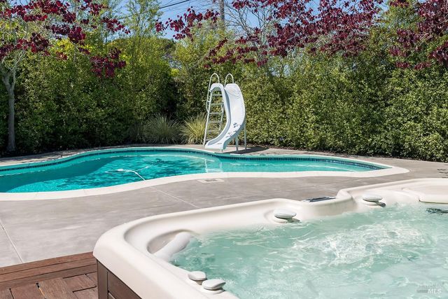 114 Golden Hind Psge, Corte Madera, CA 94925