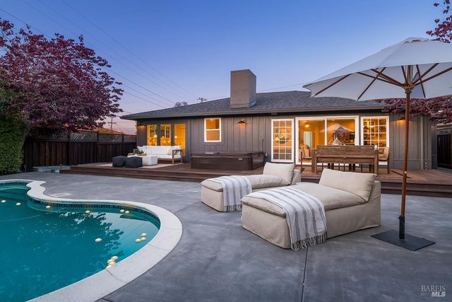 114 Golden Hind Psge, Corte Madera, CA 94925