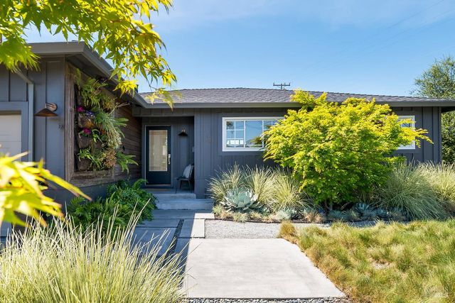 114 Golden Hind Psge, Corte Madera, CA 94925