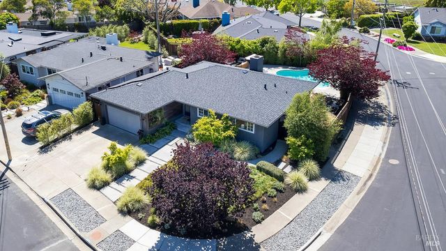 114 Golden Hind Psge, Corte Madera, CA 94925
