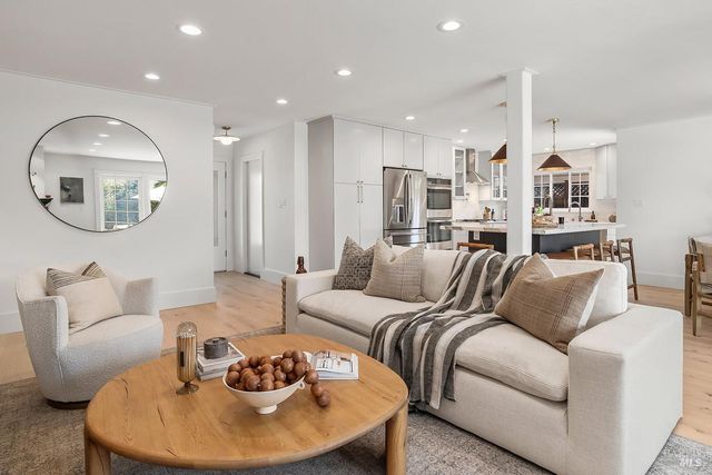 114 Golden Hind Psge, Corte Madera, CA 94925