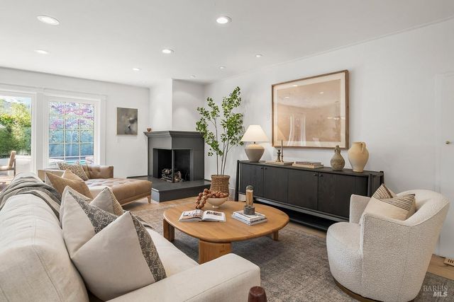 114 Golden Hind Psge, Corte Madera, CA 94925