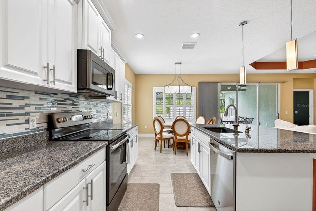 7428 RIDGELAKE CIRCLE, Bradenton, FL 34203