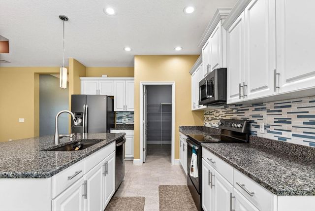 7428 RIDGELAKE CIRCLE, Bradenton, FL 34203