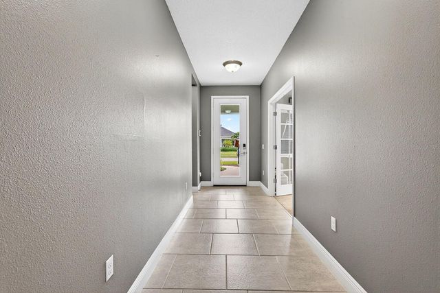 7428 RIDGELAKE CIRCLE, Bradenton, FL 34203