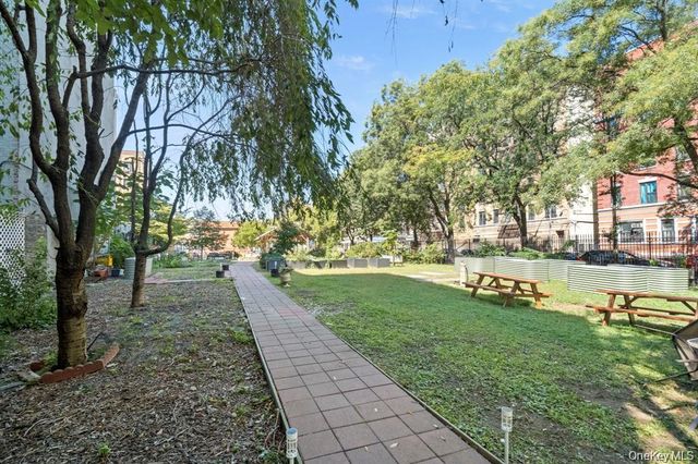 1976 Lafontaine Avenue 4B, Bronx, NY 10457