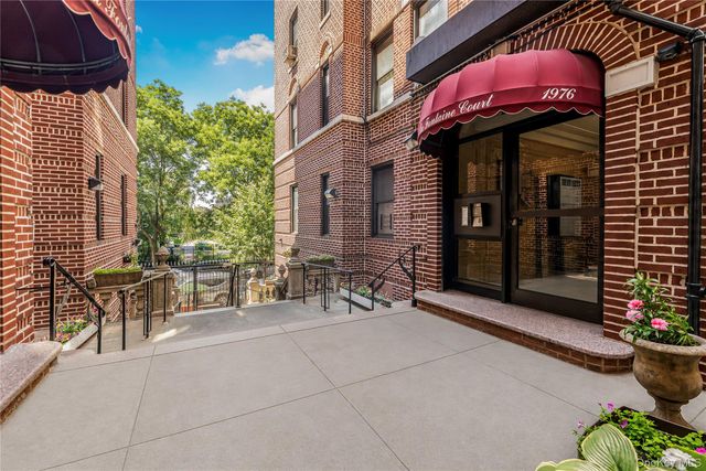 1976 Lafontaine Avenue 4B, Bronx, NY 10457