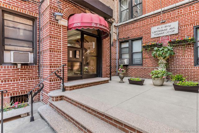 1976 Lafontaine Avenue 4B, Bronx, NY 10457