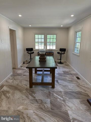 1306 COMMISSIONERS RD, Mullica Hill, NJ 08062