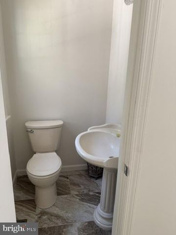 1306 COMMISSIONERS RD, Mullica Hill, NJ 08062