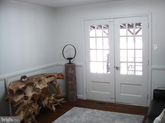 1306 COMMISSIONERS RD, Mullica Hill, NJ 08062