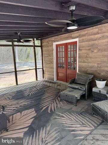 1306 COMMISSIONERS RD, Mullica Hill, NJ 08062