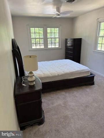 1306 COMMISSIONERS RD, Mullica Hill, NJ 08062
