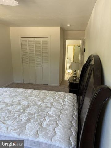 1306 COMMISSIONERS RD, Mullica Hill, NJ 08062