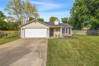 4060 N Downing Court, Fayetteville, AR 72703