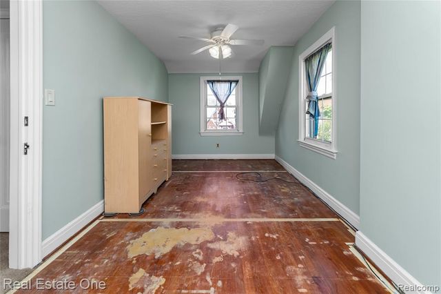 433 Kings Highway, Wyandotte, MI 48192