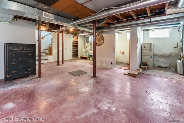 433 Kings Highway, Wyandotte, MI 48192