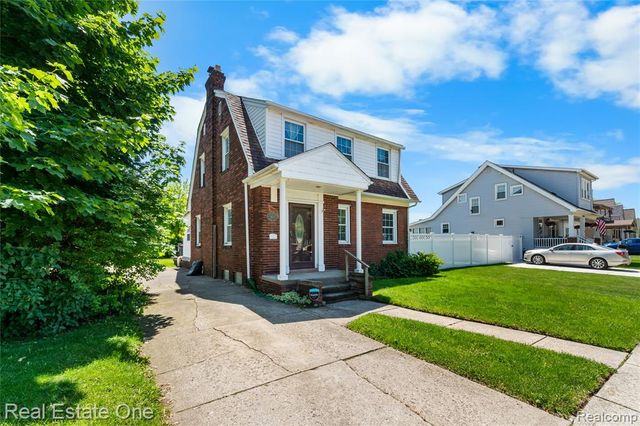 433 Kings Highway, Wyandotte, MI 48192