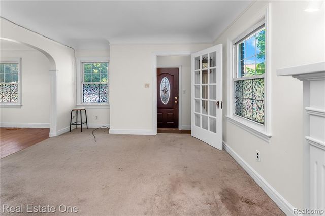 433 Kings Highway, Wyandotte, MI 48192