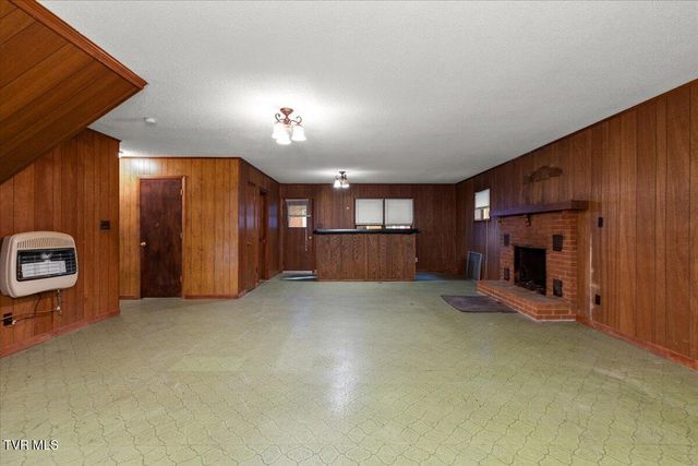 620 Valley Avenue, Erwin, TN 37650