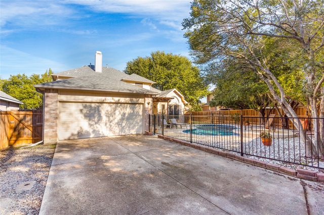 2707 Rochelle Drive, Mckinney, TX 75070