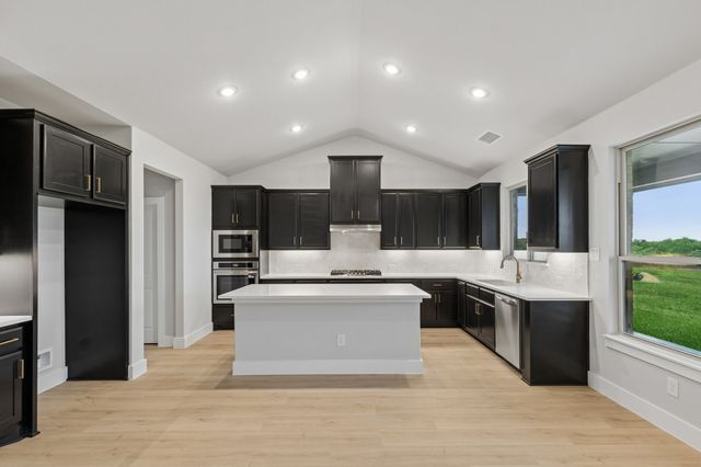 331 Wagon Trail, Waxahachie, TX 75165