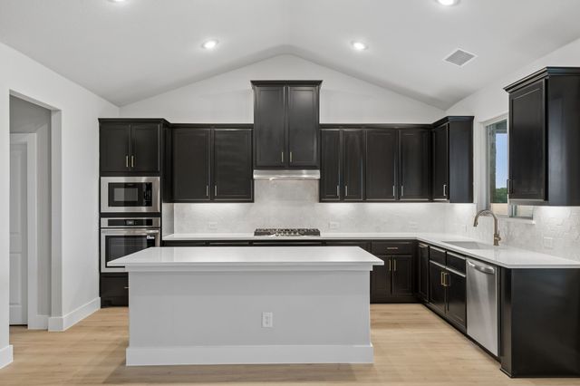 331 Wagon Trail, Waxahachie, TX 75165